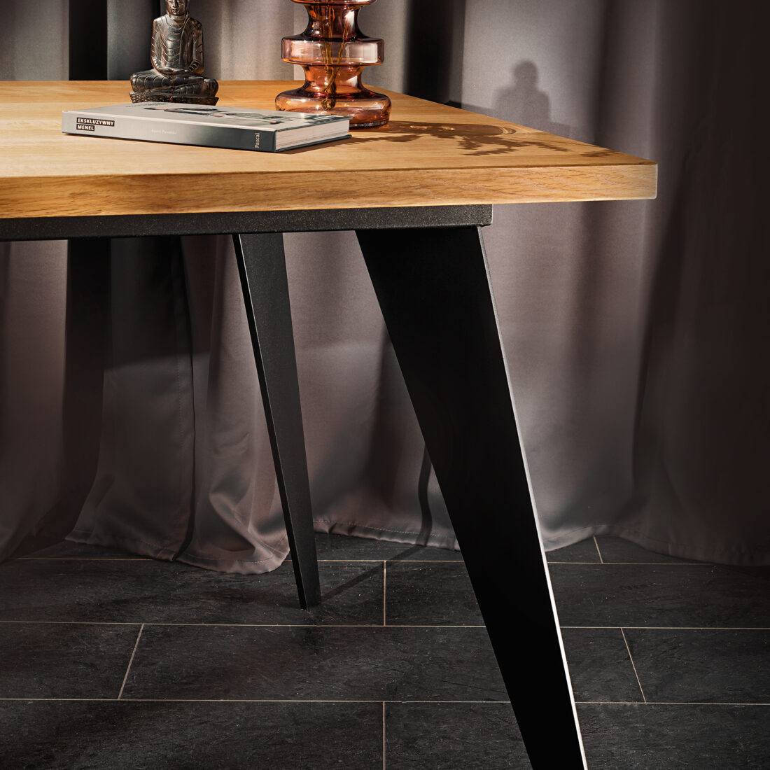 Stół prostokątny dębowy na stalowych nogach Stół prostokątny dębowy na stalowych nogach