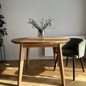 Dębowy stół do jadalni