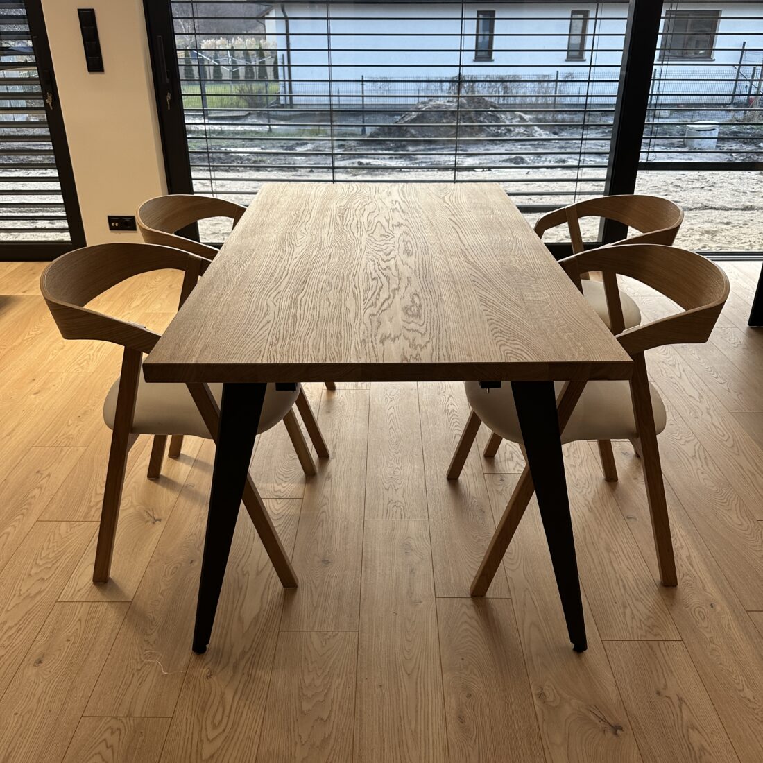 Stół z drewna dębowego SP10 Dębowy stół do kuchni