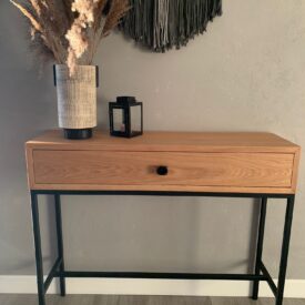 Dębowa konsola do salonu