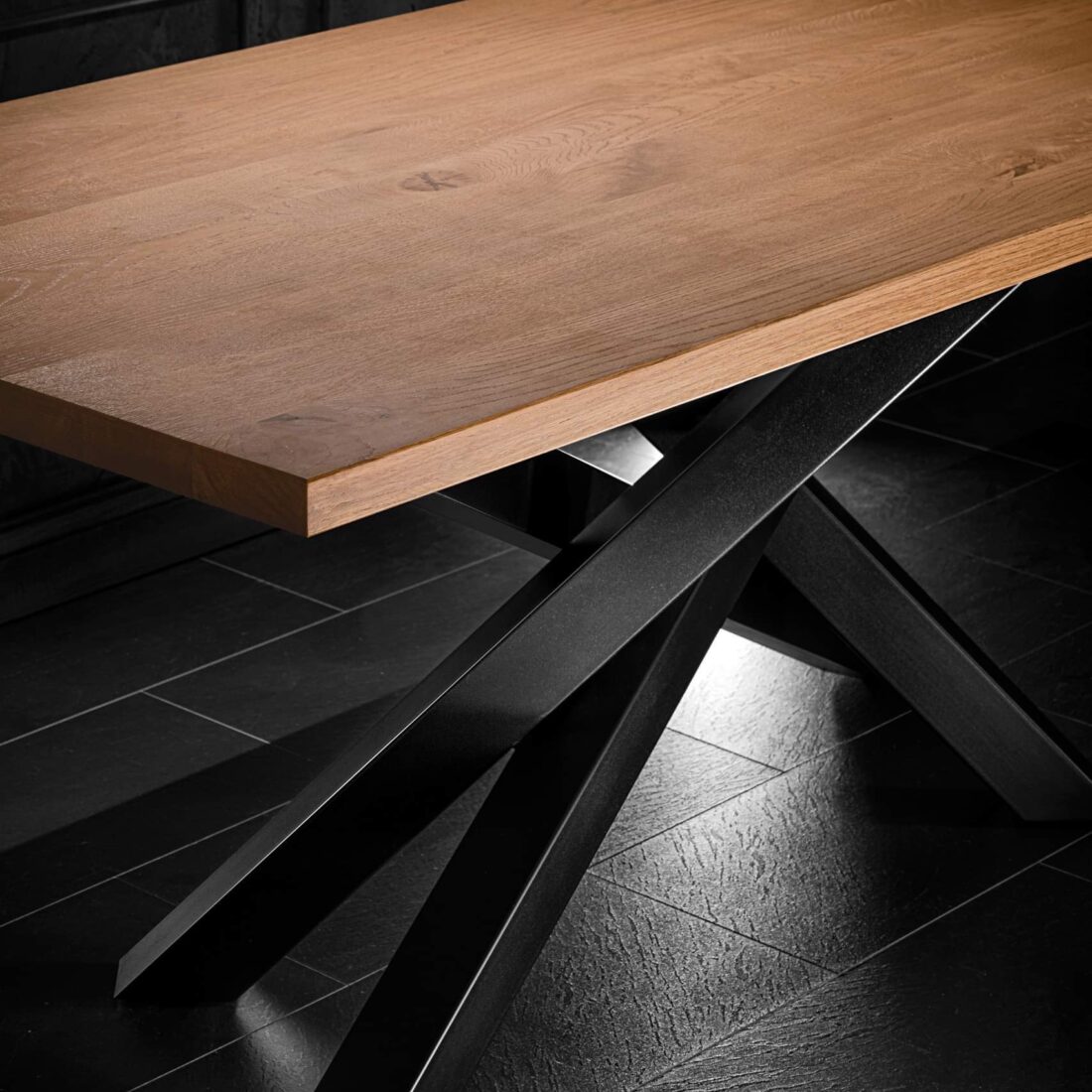 Stół Pająk SP8 z drewna dębowego (5) Noga metalowa pająk