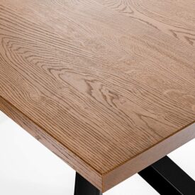 Stół z blatem bez sęków