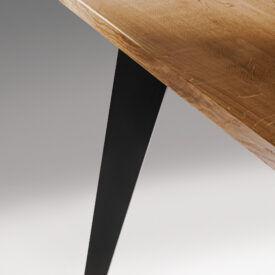 Metalowa noga z blachy