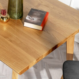 Dębowy stół do jadalni