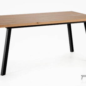 Stół drewniany do salonu