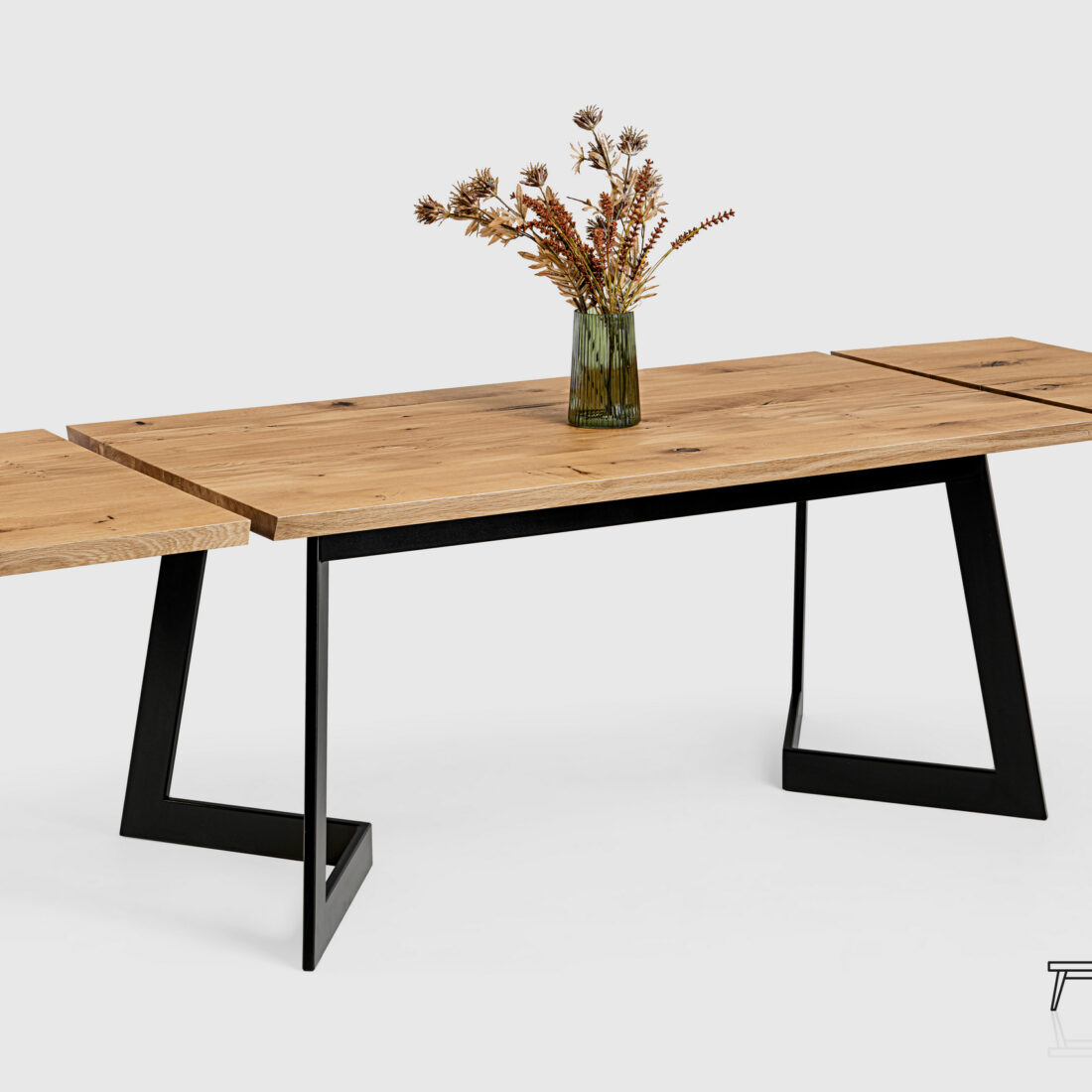 Stół SP6 z drewna dębowego Stół z drewna dębowego z nogami czarny mat