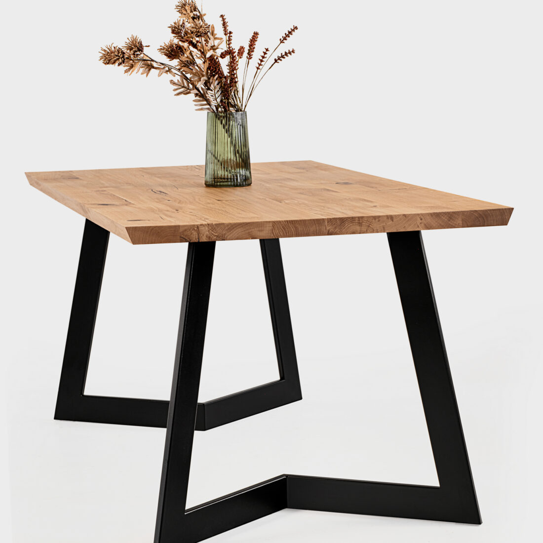 Stół SP6 z drewna dębowego Stół z metalowymi nogami o niebanalnym kształcie