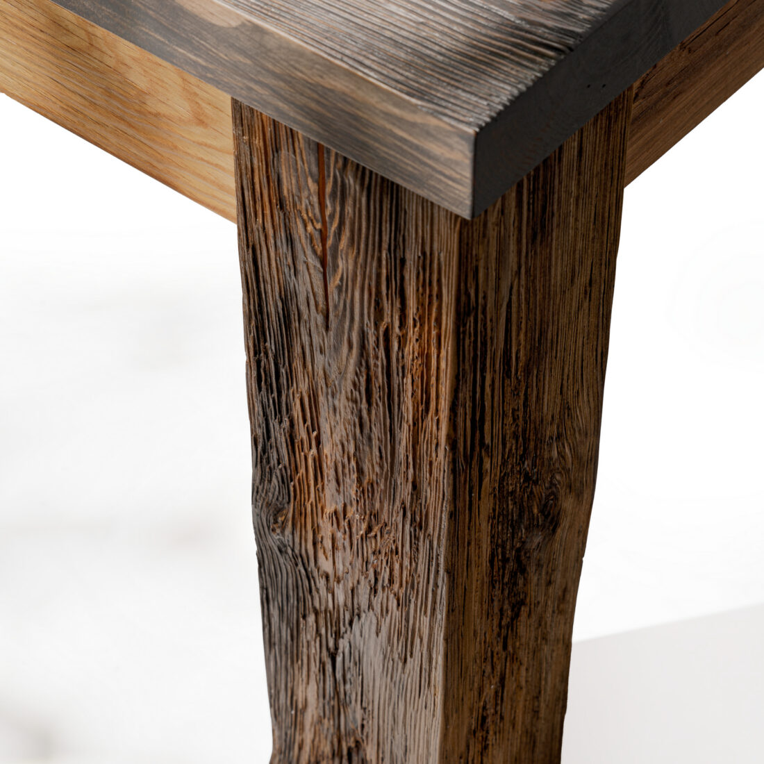 Stolik kawowy SK6 z kawałka drewna (7) Wykończenie stolika kawowego