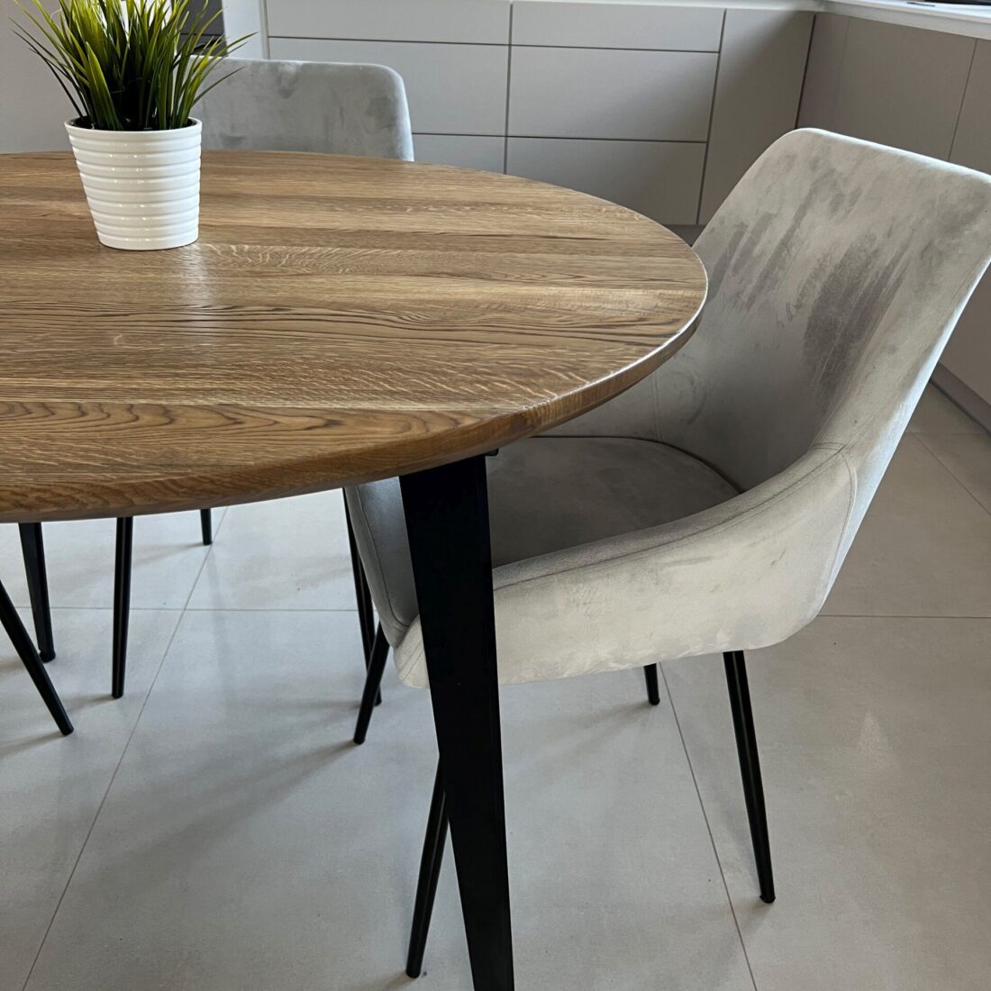 stol_okragly_z_drewna_debowego_S03_galeria_06 Stół okrągły z drewna dębowego