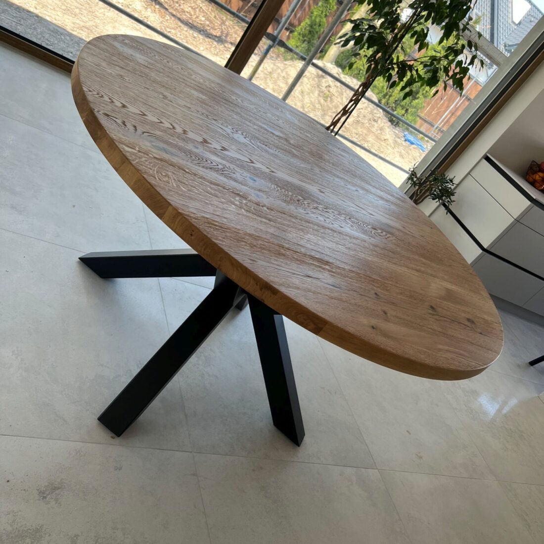 stol_okragly_z_drewna_debowego_S04_galeria_11 Stół okrągły z drewna dębowego