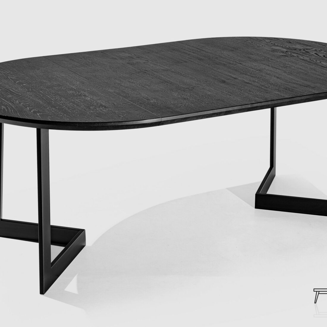 stol_okragly_z_drewna_debowego_S05_galeria_07 Dębowy stół z nogami z czarnego profila stalowego