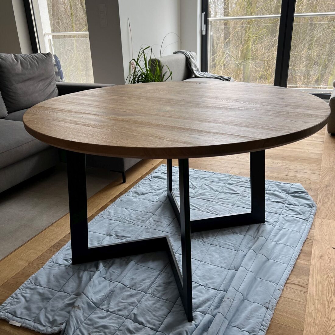 stol_okragly_z_drewna_debowego_S05_galeria_11 Dębowy stół do salonu