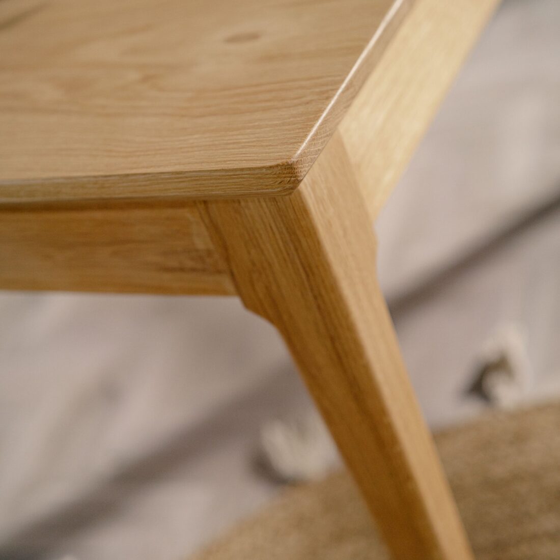 stolik_kawowy_z_drewna_debowego_sk13_img04 stolik_kawowy_z_drewna_debowego_sk13_img04