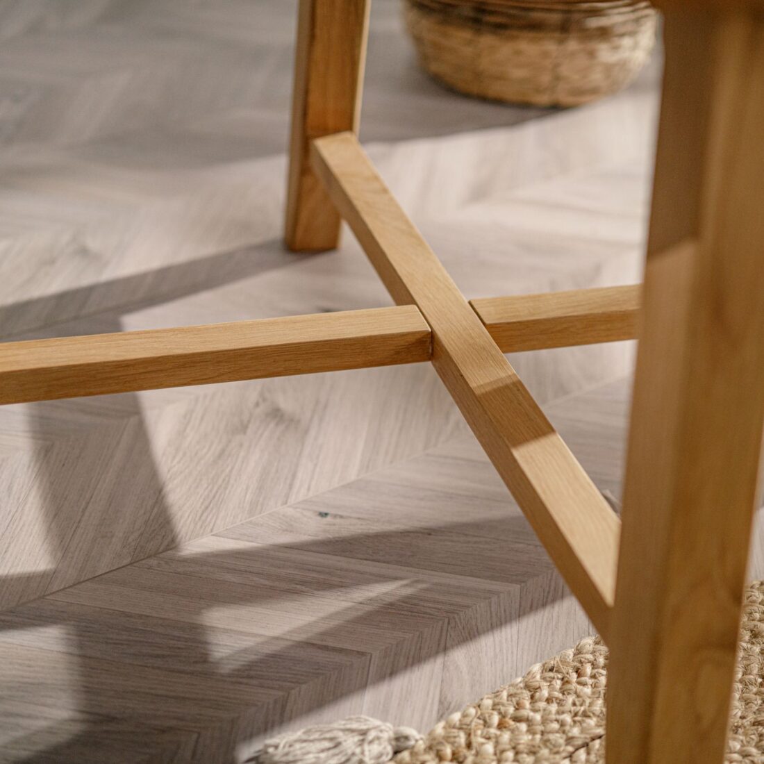 stolik_kawowy_z_drewna_debowego_sk14_img03 stolik_kawowy_z_drewna_debowego_sk14_img03