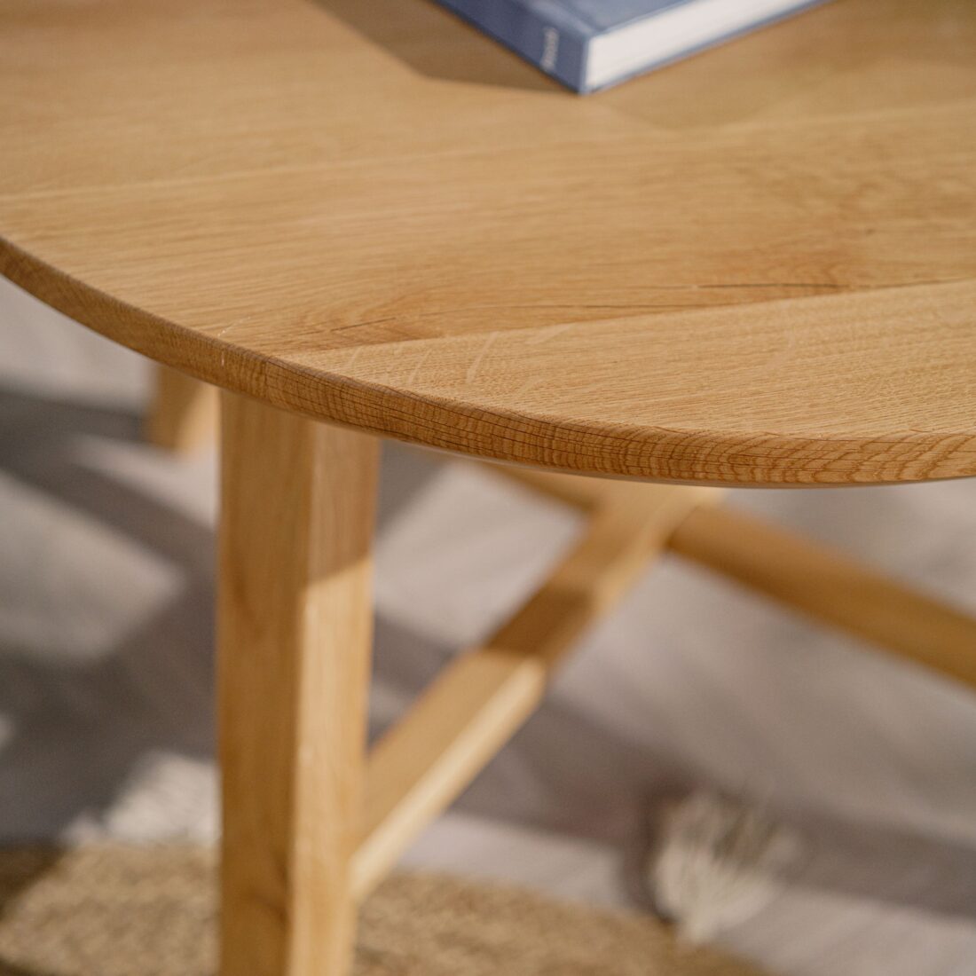 stolik_kawowy_z_drewna_debowego_sk14_img04 stolik_kawowy_z_drewna_debowego_sk14_img04