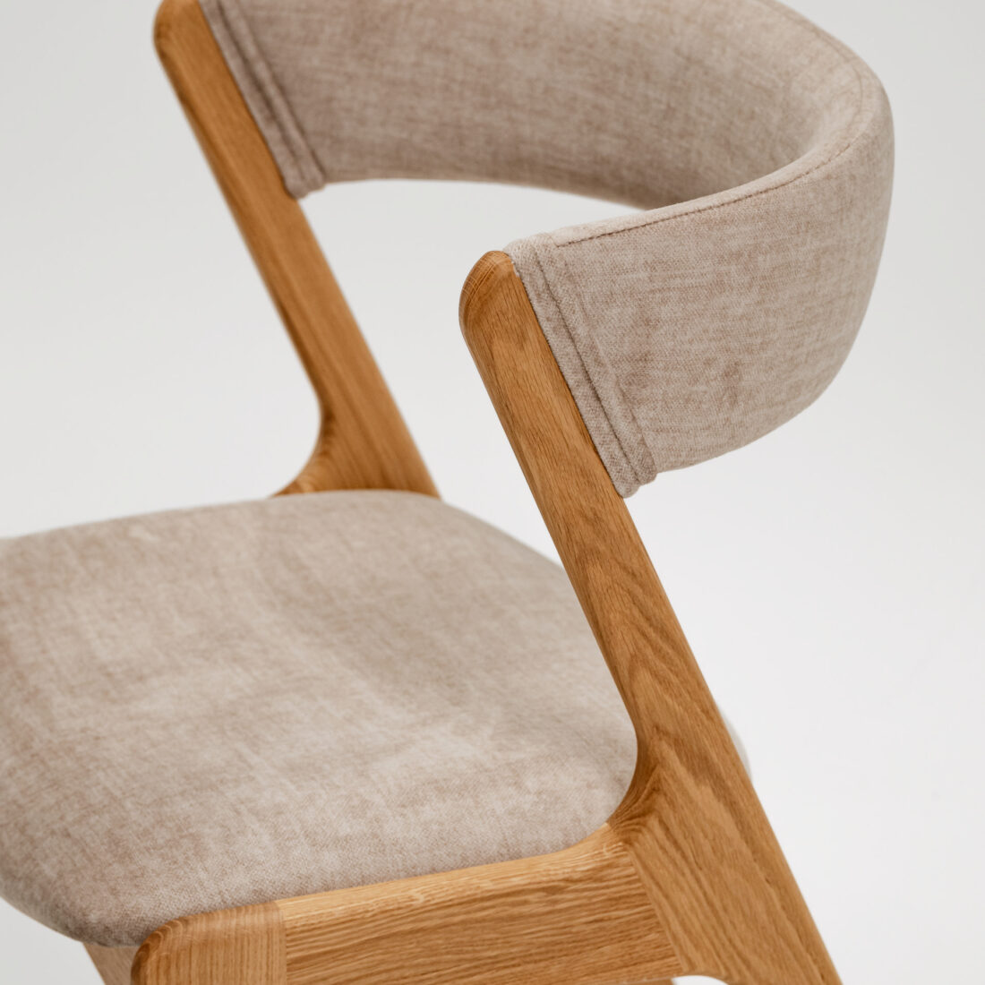 Krzesło Moa Krzesło dębowe tapicerowane