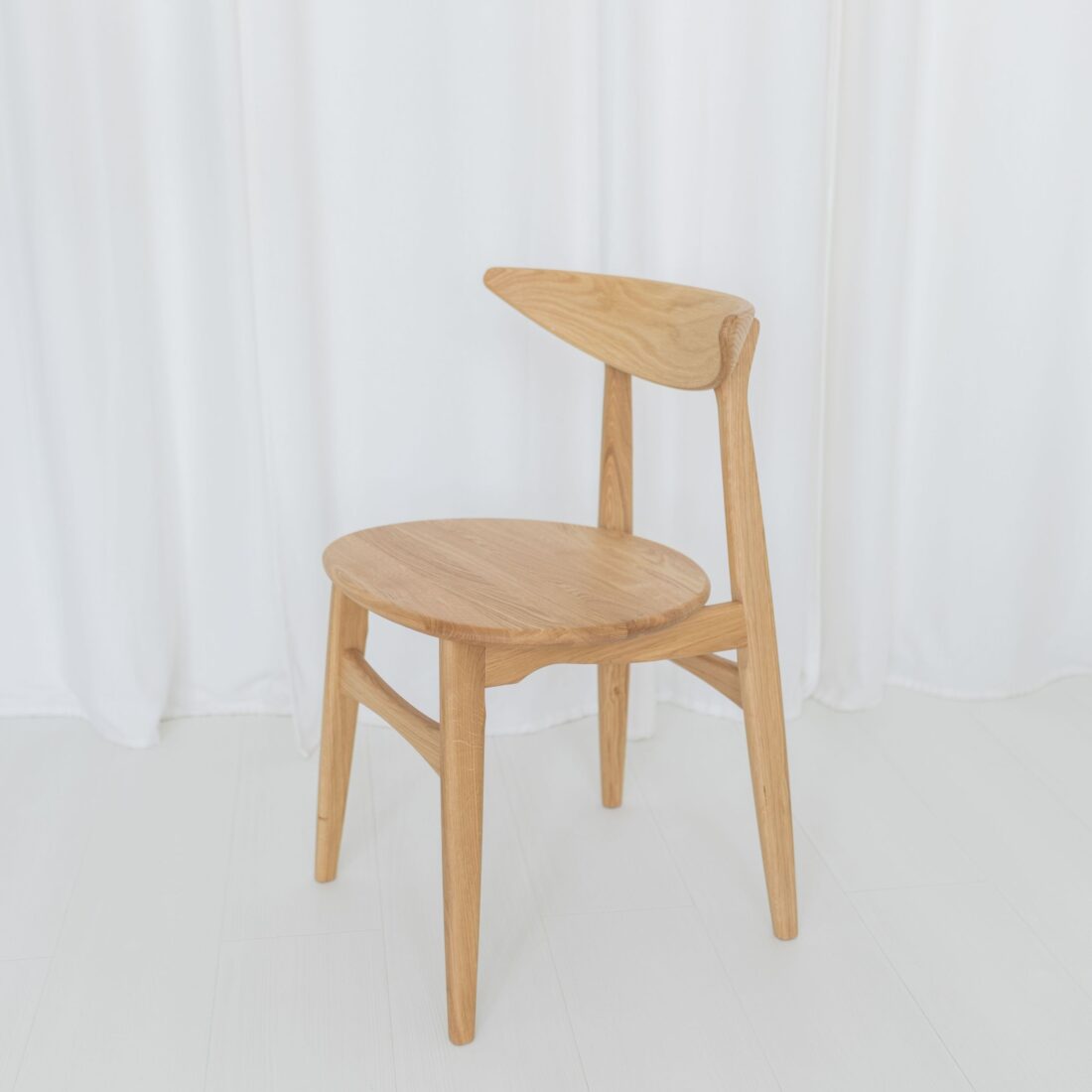 krzeslo-uzo-ii-drewniane-siedzisko-prod-gal02 krzeslo-uzo-ii-drewniane-siedzisko-prod-gal02